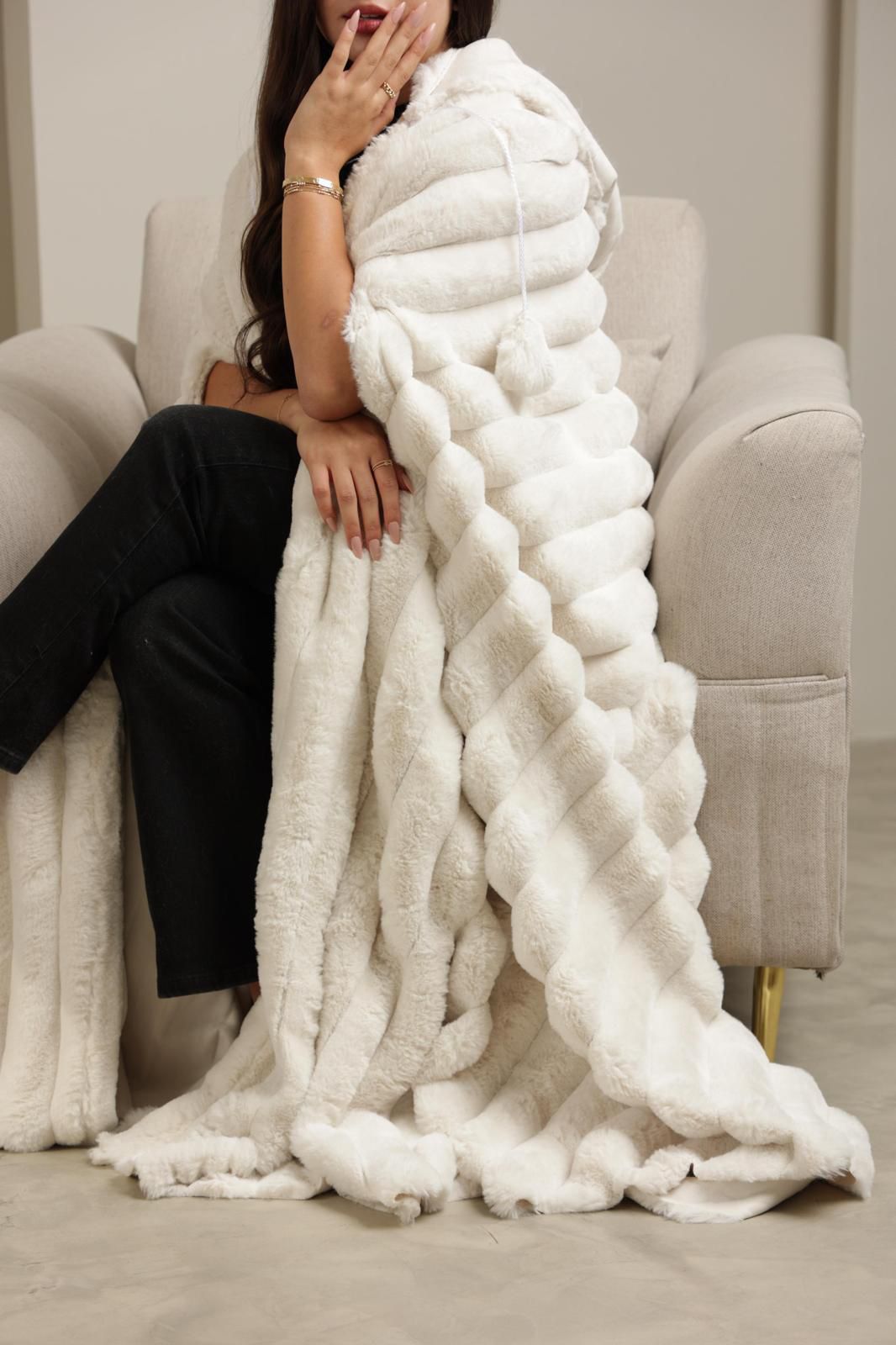 Snow Pearl Coat - Winter Royal Farwa in Snow Pearl